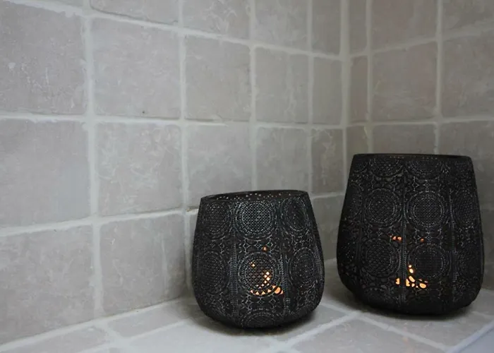 לינה וארוחת בוקר Pitchounette 4*