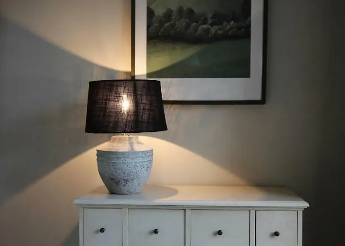 לינה וארוחת בוקר Pitchounette 4*